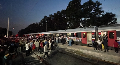 Hatay'da süslenen tren, ilk kurşunun atıldığı Dörtyol'a öğrenci taşıdı