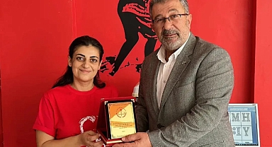 İSKENDERUNLU BEŞİKTAŞLILAR DERNEĞİ'NDEN 100. YIL TİŞÖRTÜ
