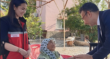 Kaymakam Güney, 100 yaşındaki kadını ziyaret etti