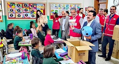 KIZILAY’DAN KIRTASİYE DESTEĞİ