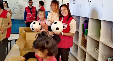 Kızılay’dan Kırtasiye Desteği