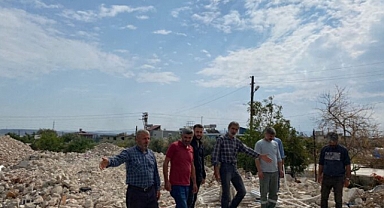 MOLOZLAR TÜM KENTE GELİŞİGÜZEL DÖKÜLÜYOR