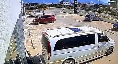 Motosiklet, Kaldırıma Çarptı