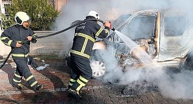 Seyir Halindeki Ticari Araçta Çıkan Yangın Söndürüldü