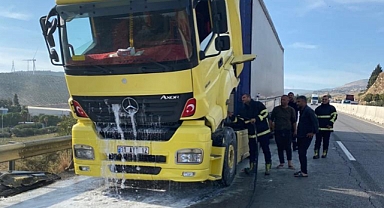 Seyir Halindeki Tırda Çıkan Yangın Söndürüldü