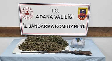Yiyecek ve içecek kutularına gizlenmiş esrar ve skunk ele geçirildi
