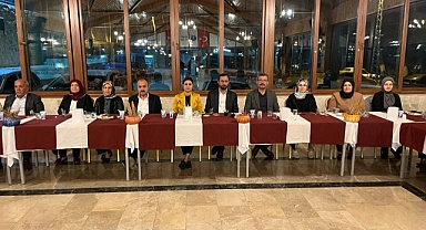 AK PARTİ İLÇE TEŞKİLATI YAYLADAĞI’NDA BULUŞTU