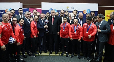 Cumhurbaşkanı Erdoğan Futsal Milli Takımı'nı Kabul Etti