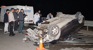 Devrilen Otomobildeki 1 Kişi Öldü, 1 Kişi Yaralandı