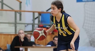 HATAYLI ZEYNEP FENERBAHÇE'DE BAŞARIDAN BAŞARIYA KOŞUYOR