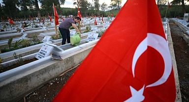 Özel eğitim öğretmeni depremde kaybettiği 92 öğrencisinin acısını yaşıyor