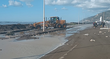 Samandağ Belediyesi, Su Taşkınlarına Anında Müdahale Etti