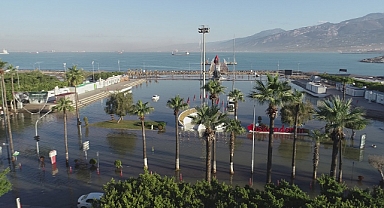 Su Basan Ev Ve İş Yerlerinde Temizlik Sürüyor