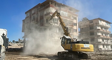 YIKIMCILAR HATAY’I TOZA BULUYOR