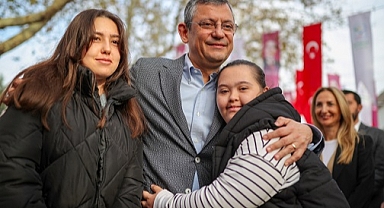 CHP Genel Başkanı Özel, Antalya'da engellilerle bir araya geldi