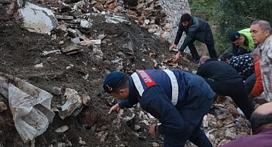 Çöken istinat duvarı altında kalan çocuk öldü