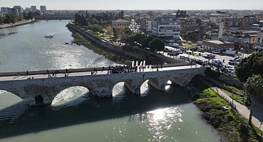 Depremzedeler için koşan Fransız yardımsever Adana'ya ulaştı