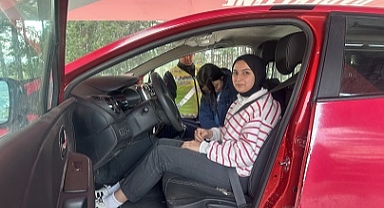 Emniyet kemerinin önemi simülasyon aracıyla anlatıldı