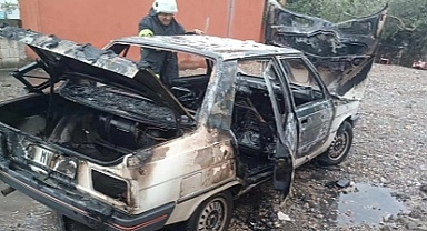 Hatay'da otomobilde çıkan yangın söndürüldü