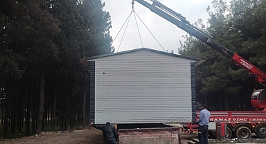 İzinsiz kurulan prefabrik evler kaldırıldı