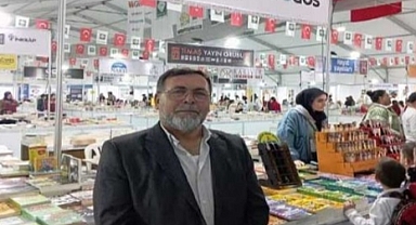 KİTAP GELİRİNİ ÇOCUKLARA BAĞIŞLADI