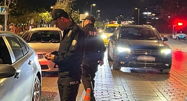 Korsan taksi sürücüsüne ve yolcularına ceza yazıldı