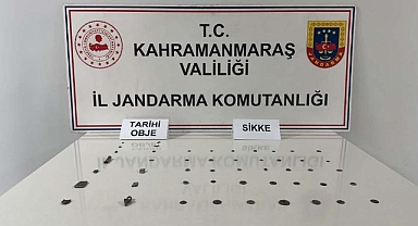 Otomobilde 38 sikke ve 12 obje ele geçirildi