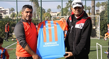 SPORSEVER ÖRNEK MUHTAR ADAYI ÇOCUKLARI SPORA YÖNLENDİRİYOR