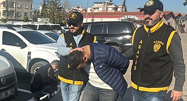 Şüphe üzerine durdurulan taksiden 3 ruhsatsız silah çıktı