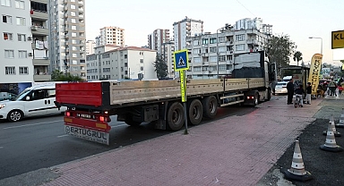 TIR'ın altında kalan motosikletin sürücüsü öldü