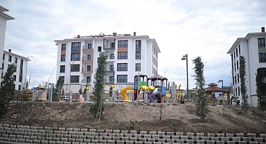 192 deprem konutunun kaba inşaatı tamamlandı
