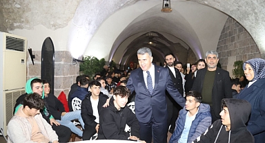 BAŞKAN ALTAN GENÇLERLE BULUŞTU