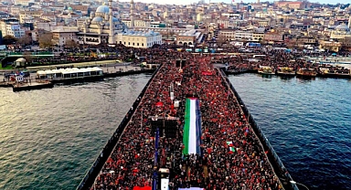 Binlerce Kişi Şehitler Ve Filistin İçin Yürüdü