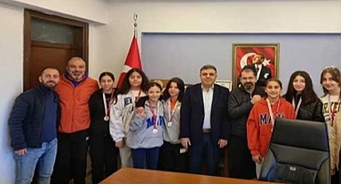 HATAY ŞAMPİYONU’NDAN ERDEM YAŞAR’A ZİYARET