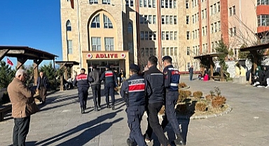 Kesinleşmiş hapis cezası bulunan 2 hükümlü yakalandı