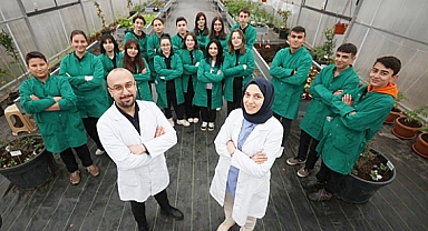 LİSEDEKİ GENÇLER TARIM ÖĞRENİYOR