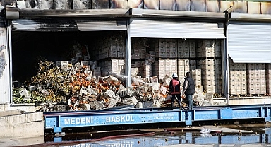 Narenciye paketleme fabrikasında çıkan yangın kontrol altına alındı