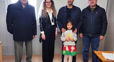 OKUMAYI YAZMAYI ÖĞRENDİ İLÇE MÜDÜRÜNE MEKTUP YAZDI