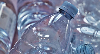 UZMANLARDAN PET ŞİŞE UYARISI: 1 LİTRELİK ŞİŞEDE 240 BİN ADET VAR