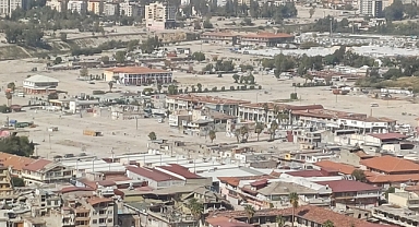 YIKIK DÖKÜK BU KENTE YARDIM EDİN!