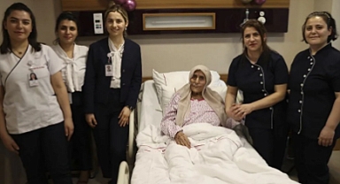 111 yaşındaki Hatice nine hayata beşinci kez