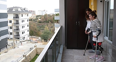 DEPREMZEDE KADIN FELAKETİ ANLATTI