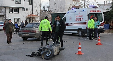 Motosiklet ile otomobilin çarpışması sonucu sürücüler yaralandı