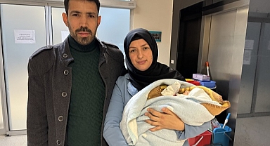 Mustafa bebek anne karnında yapılan kan nakilleriyle yaşama tutundu