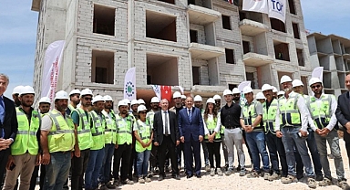 950 ŞANTİYEDE 110 BİN İŞÇİ İLE 307 BİN KONUT!