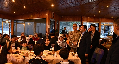 Belen Kaymakamı Yılmaz, yetim çocuklarla iftarda buluştu