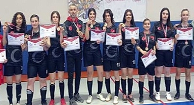 DEFNELİ ÖĞRENCİLER ŞAMPİYON OLDU