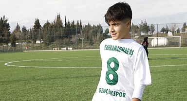 Depremde annesini kaybeden Enes, futbolla yeniden yaşama tutundu