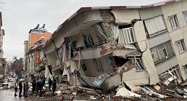 DÜNYADA HER YIL 500 BİN DEPREM OLUYOR