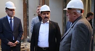 Hatay'da depremlerde hasar gören tarihi valilik binasında çalışmalar sürüyor